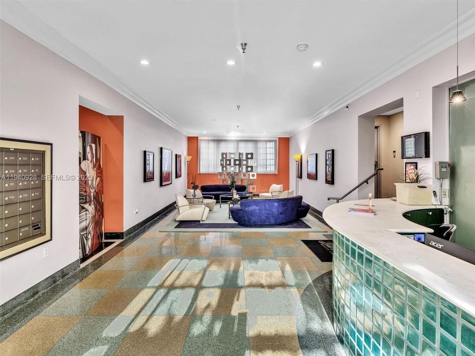 For Sale: $490,000 (1 beds, 1 baths, 510 Square Feet)