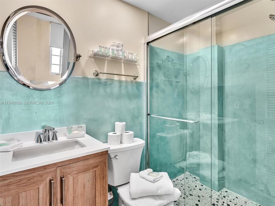 For Sale: $490,000 (1 beds, 1 baths, 510 Square Feet)