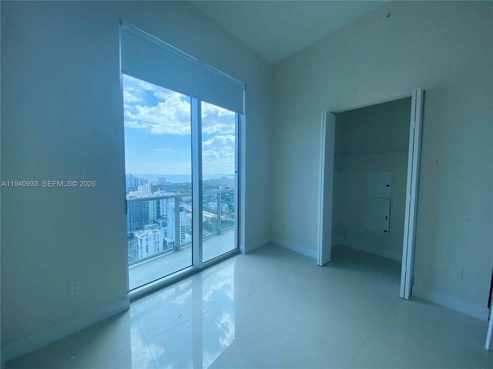 出租: $2,950 (1 贝兹, 1 浴室, 848 平方英尺)