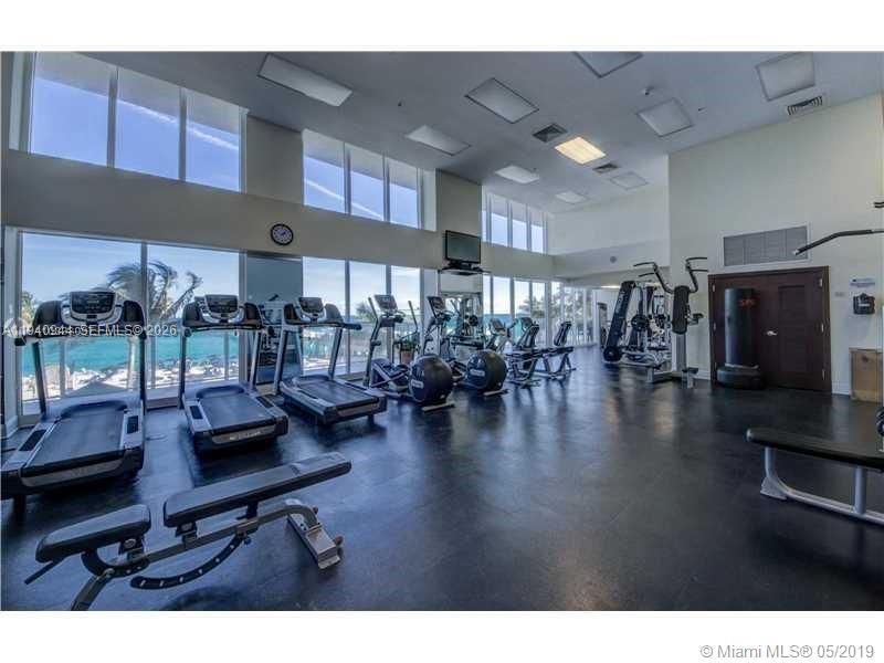 For Rent: $3,400 (1 beds, 1 baths, 1005 Square Feet)