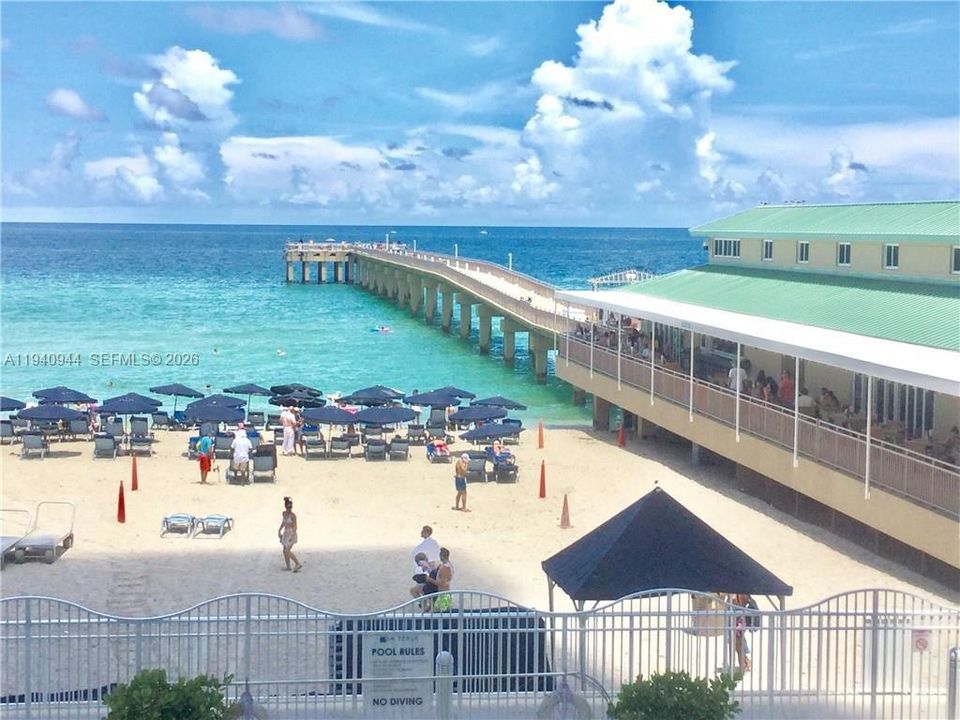 For Rent: $3,400 (1 beds, 1 baths, 1005 Square Feet)