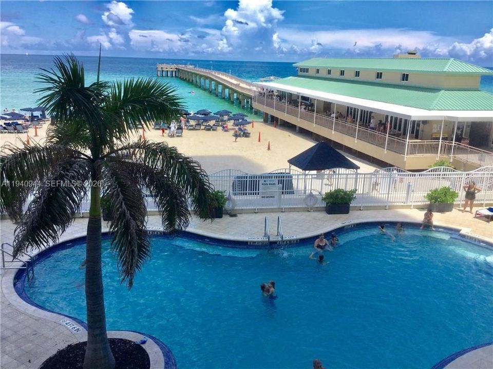 For Rent: $3,400 (1 beds, 1 baths, 1005 Square Feet)