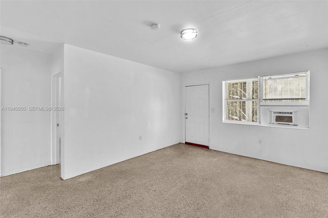 待售: $849,000 (0 贝兹, 0 浴室, 1540 平方英尺)