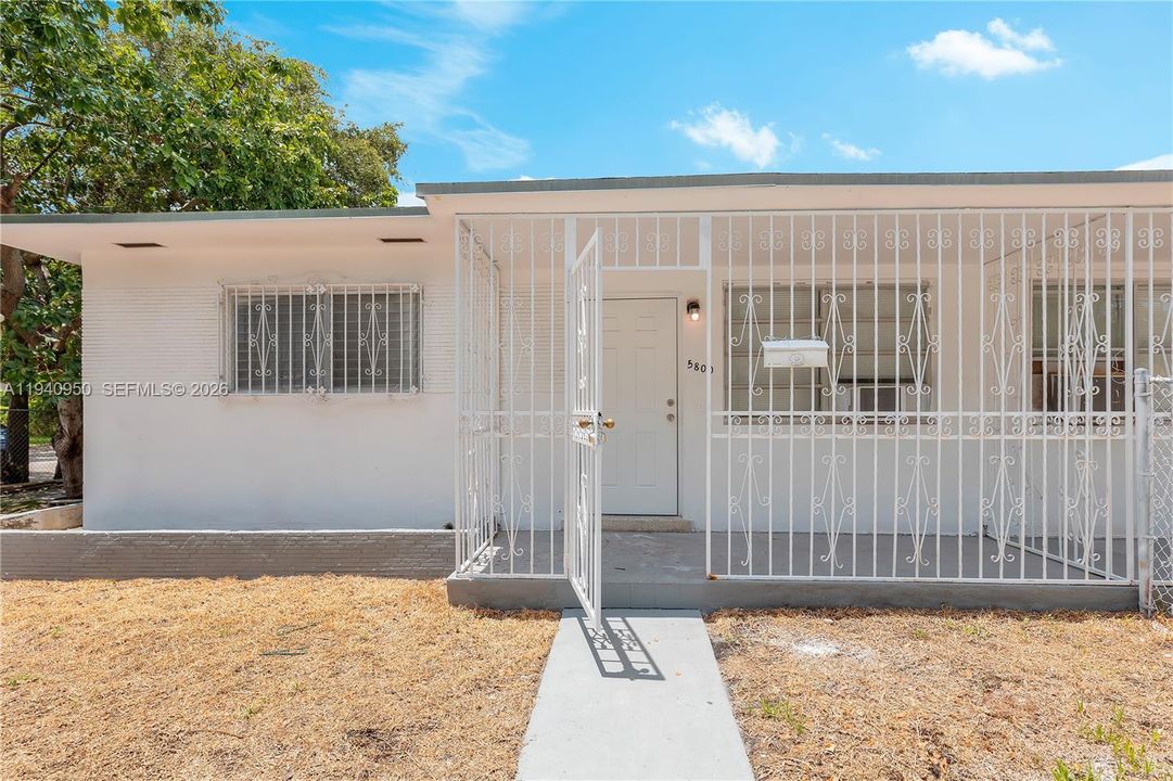 待售: $849,000 (0 贝兹, 0 浴室, 1540 平方英尺)