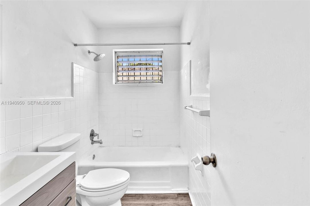 待售: $849,000 (0 贝兹, 0 浴室, 1540 平方英尺)