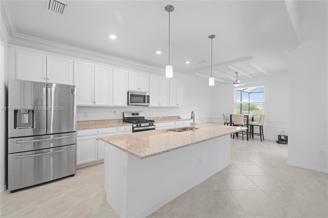 En Venta: $649,499 (5 camas, 4 baños, 3283 Pies cuadrados)