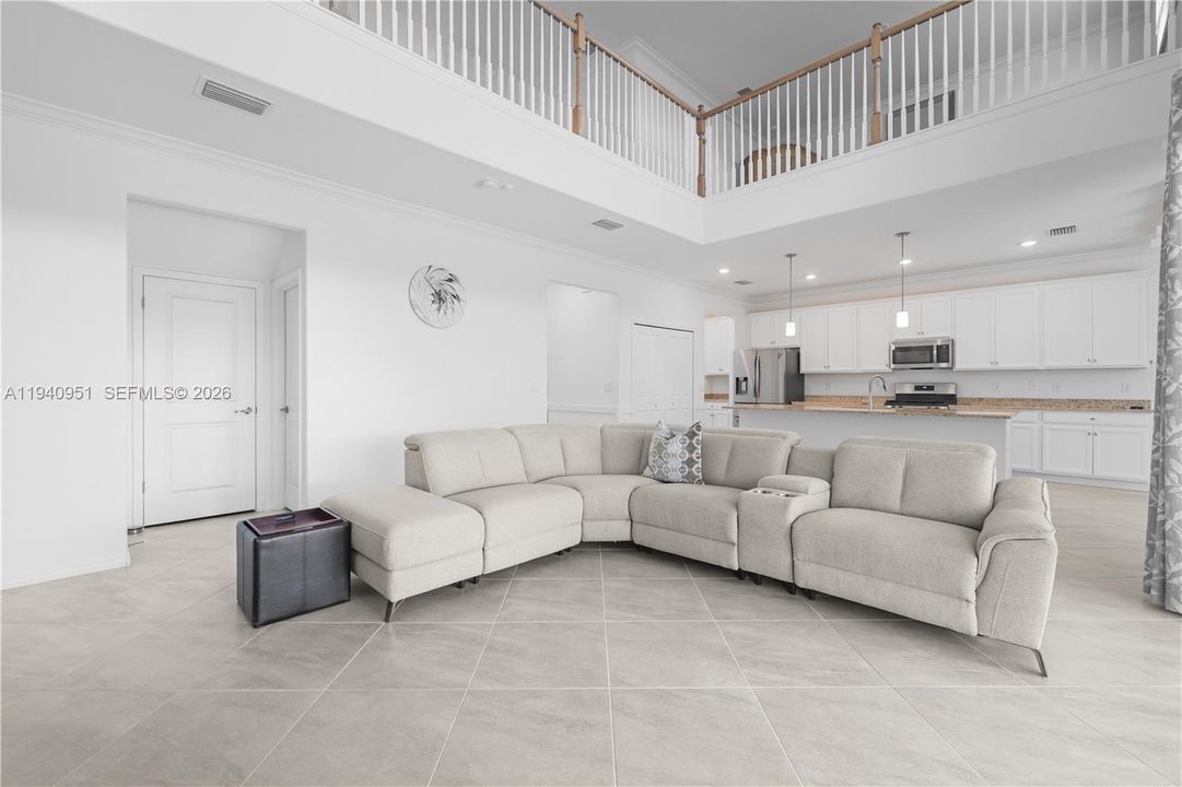 En Venta: $649,499 (5 camas, 4 baños, 3283 Pies cuadrados)