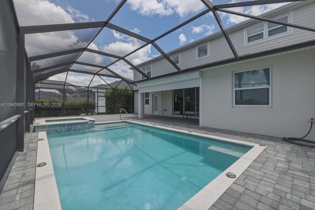En Venta: $649,499 (5 camas, 4 baños, 3283 Pies cuadrados)