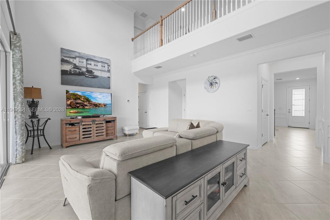 En Venta: $649,499 (5 camas, 4 baños, 3283 Pies cuadrados)