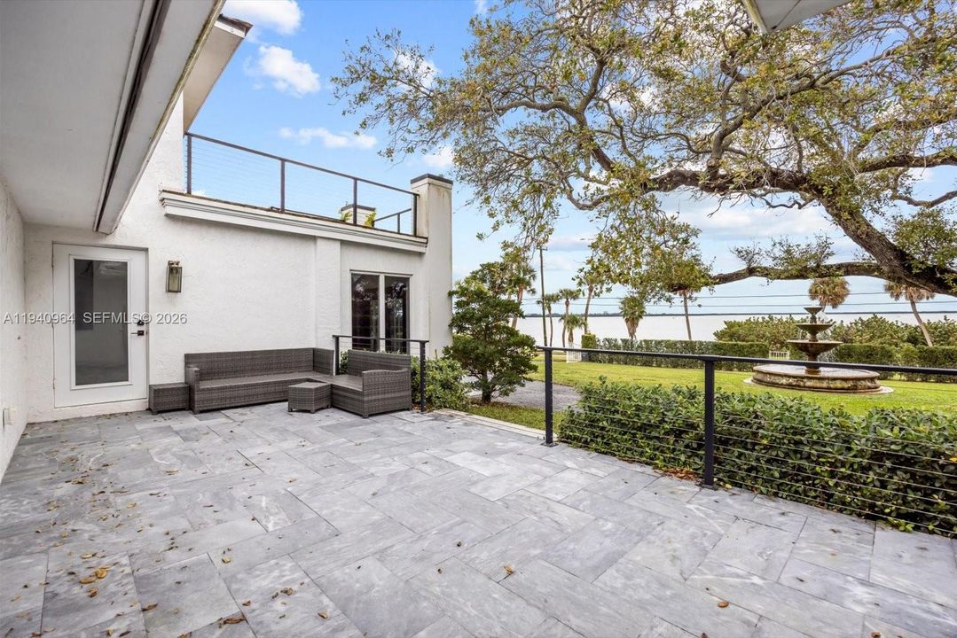 Недавно продано: $2,299,999 (6 спален, 6 ванн, 5342 Квадратных фут)