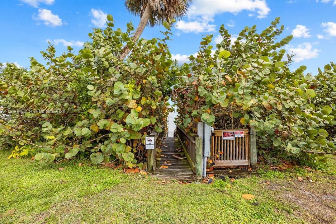Недавно продано: $2,299,999 (6 спален, 6 ванн, 5342 Квадратных фут)