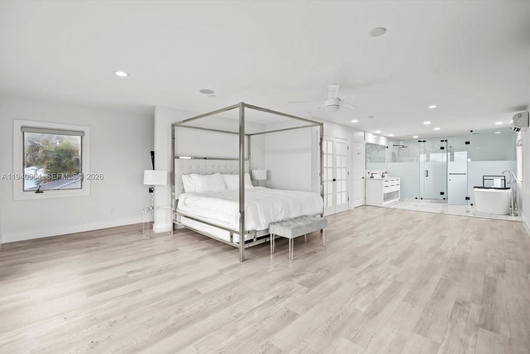Недавно продано: $2,299,999 (6 спален, 6 ванн, 5342 Квадратных фут)