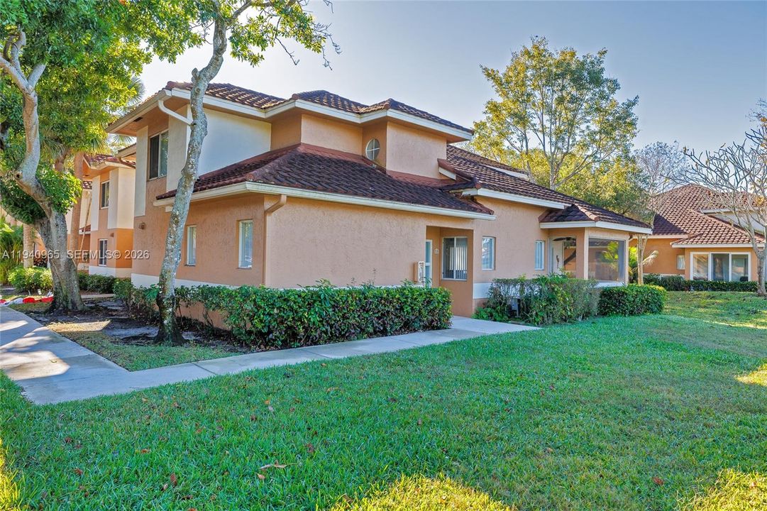 出租: $3,000 (3 贝兹, 2 浴室, 1492 平方英尺)