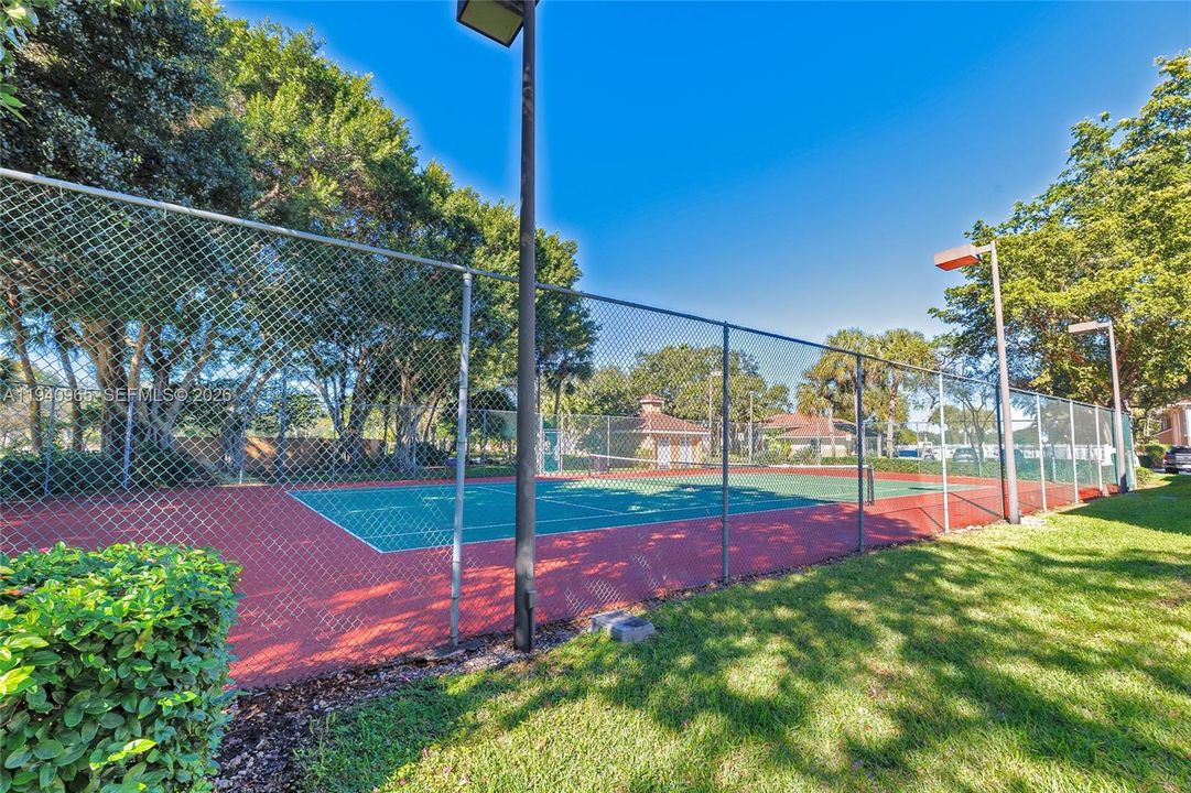 出租: $3,000 (3 贝兹, 2 浴室, 1492 平方英尺)