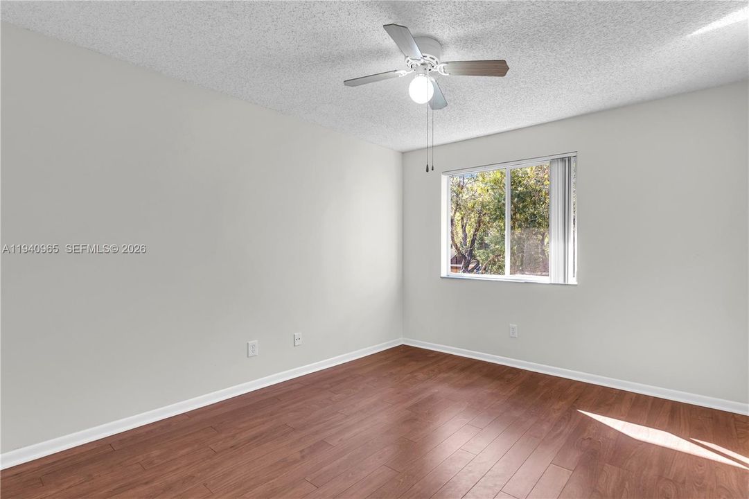 出租: $3,000 (3 贝兹, 2 浴室, 1492 平方英尺)