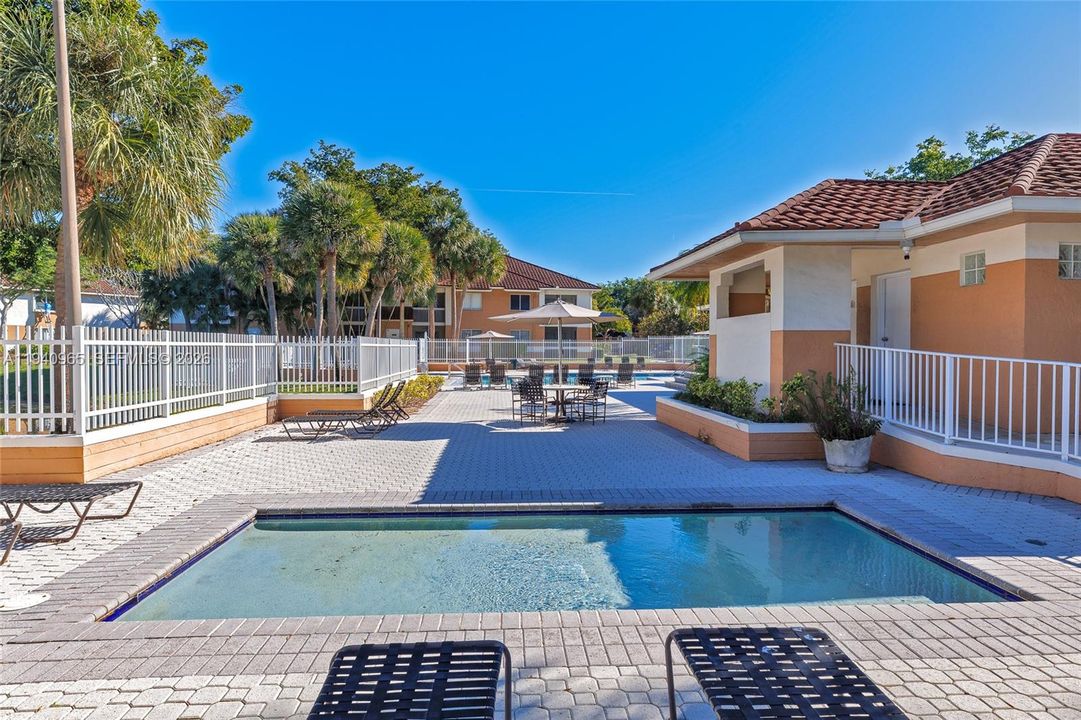 出租: $3,000 (3 贝兹, 2 浴室, 1492 平方英尺)