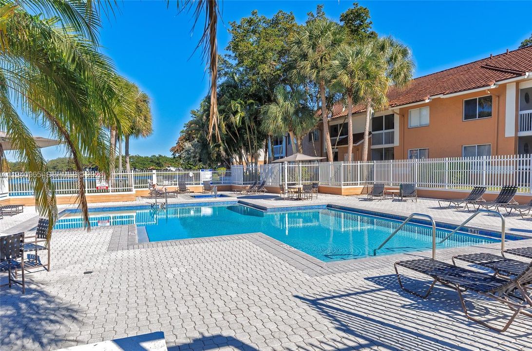 出租: $3,000 (3 贝兹, 2 浴室, 1492 平方英尺)