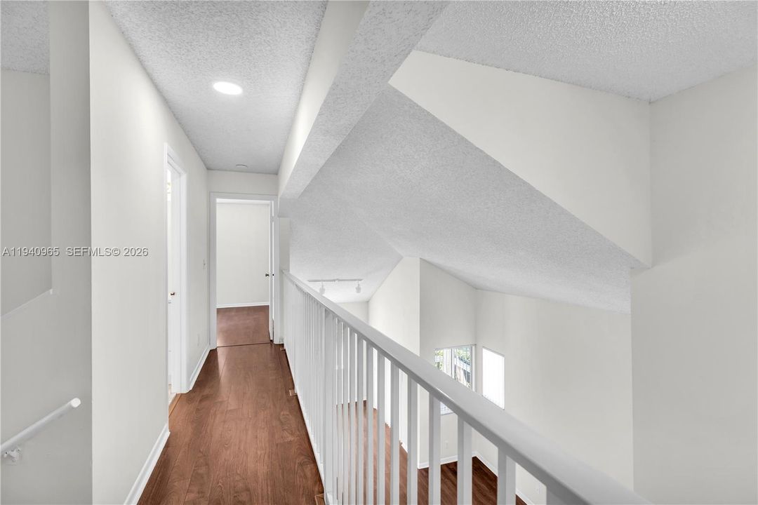 出租: $3,000 (3 贝兹, 2 浴室, 1492 平方英尺)