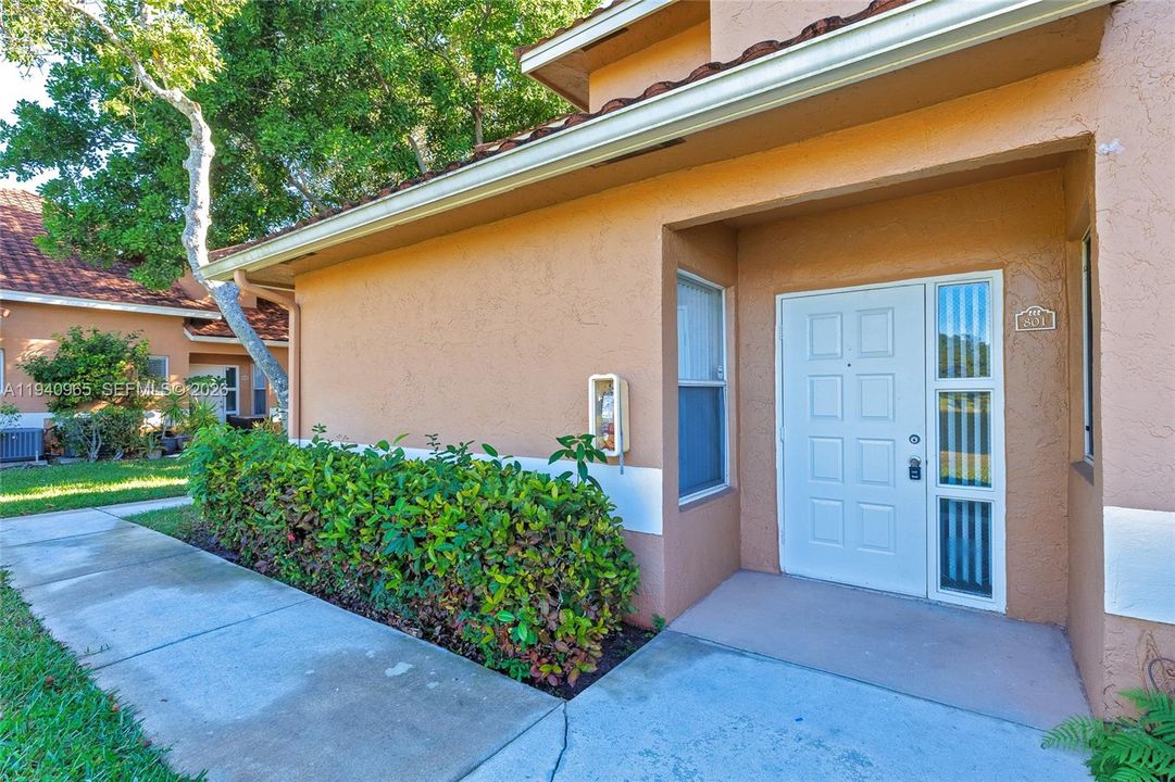 出租: $3,000 (3 贝兹, 2 浴室, 1492 平方英尺)