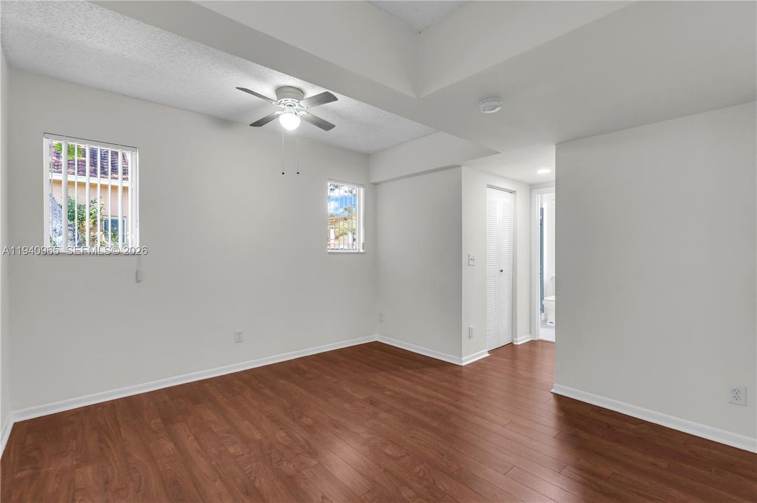 出租: $3,000 (3 贝兹, 2 浴室, 1492 平方英尺)