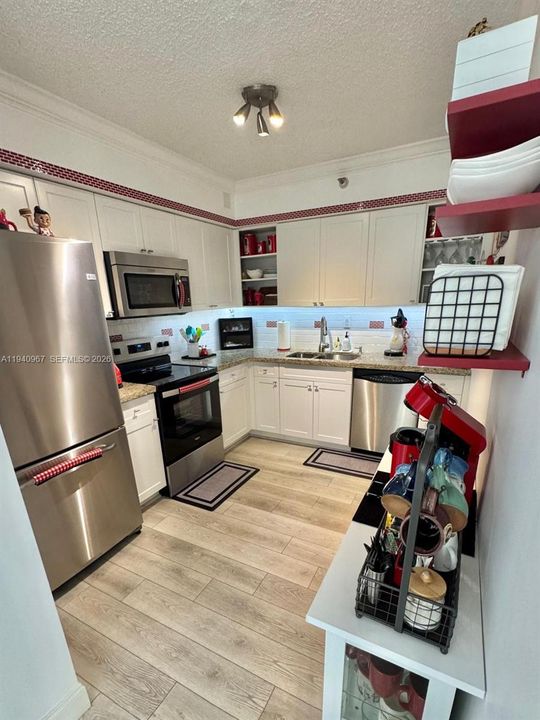 На продажу: $449,000 (2 спален, 2 ванн, 1091 Квадратных фут)