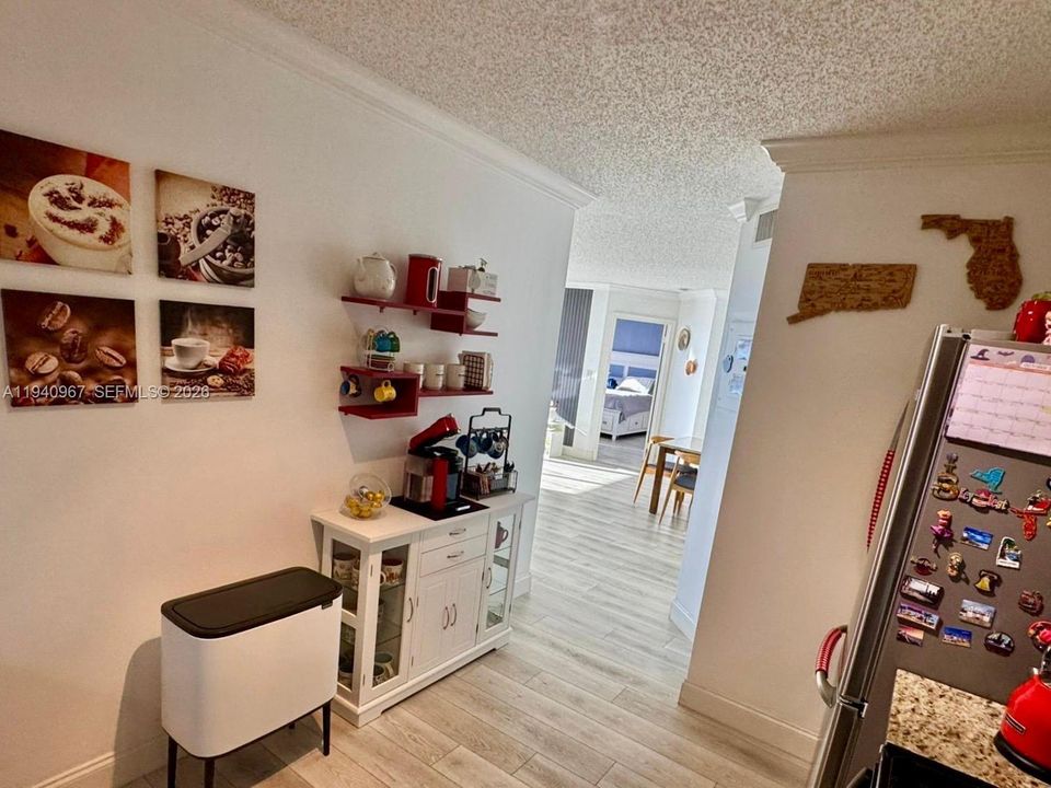 На продажу: $449,000 (2 спален, 2 ванн, 1091 Квадратных фут)