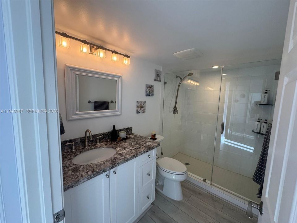 На продажу: $449,000 (2 спален, 2 ванн, 1091 Квадратных фут)