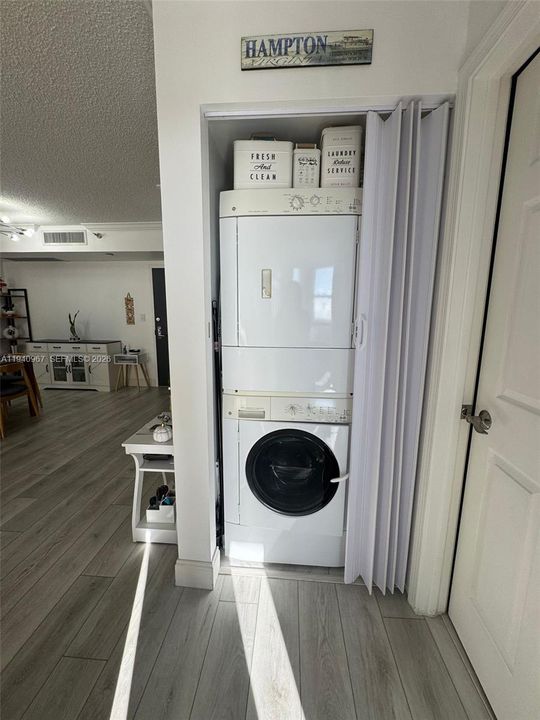 На продажу: $449,000 (2 спален, 2 ванн, 1091 Квадратных фут)