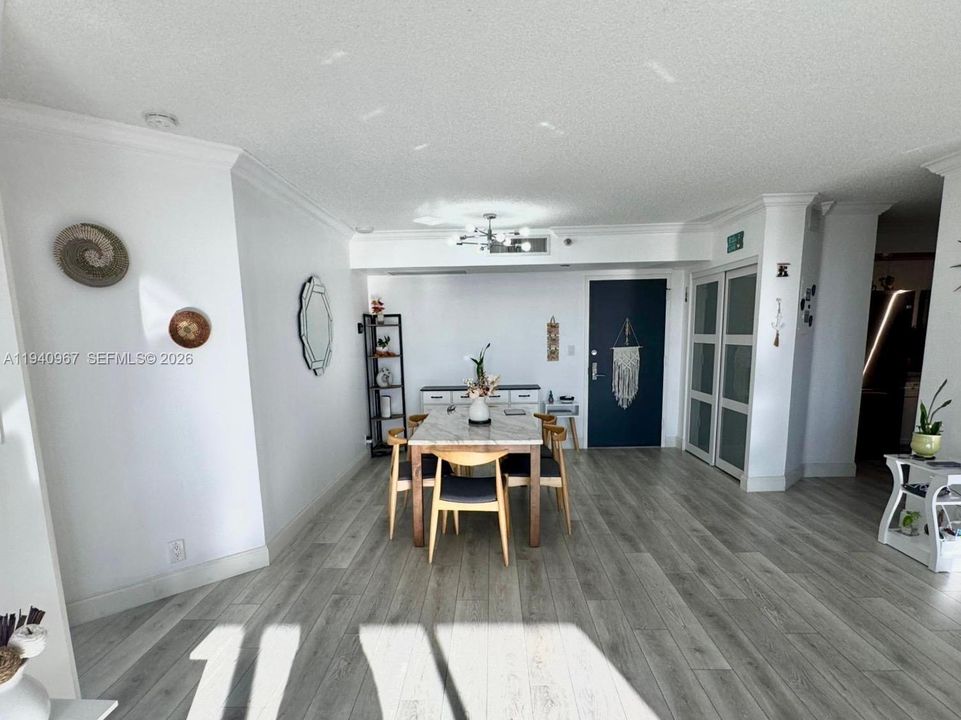 На продажу: $449,000 (2 спален, 2 ванн, 1091 Квадратных фут)