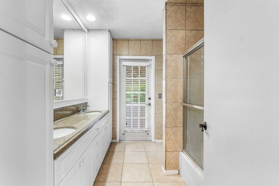 Cabana/Guest Bath