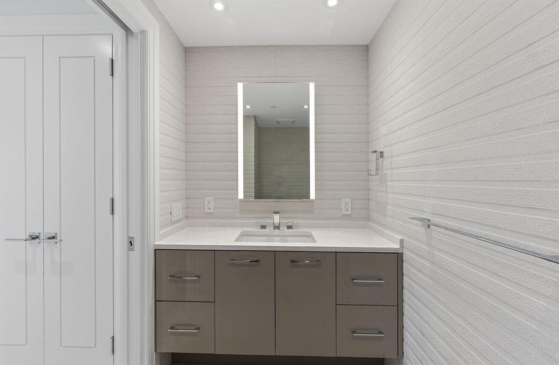 Guest Bath 2