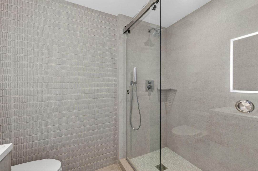 Guest Bath 1