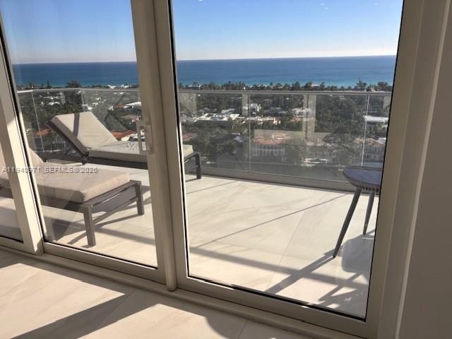 For Rent: $9,250 (3 beds, 2 baths, 2360 Square Feet)