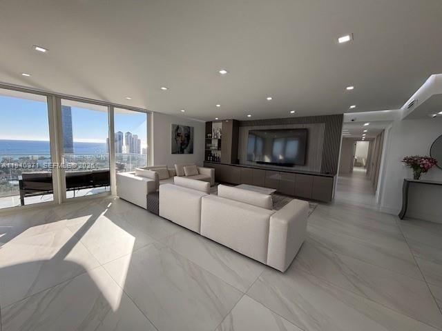 For Rent: $9,250 (3 beds, 2 baths, 2360 Square Feet)