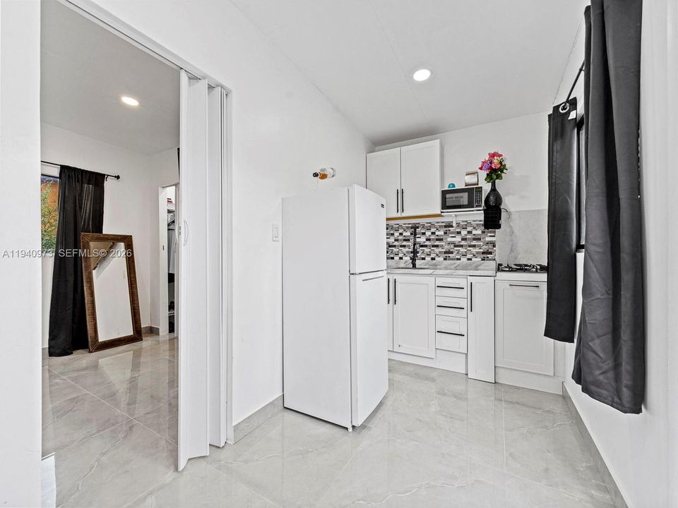 For Sale: $710,000 (0 beds, 0 baths, 1160 Square Feet)