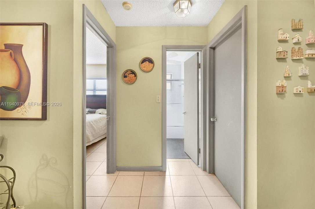 For Sale: $499,000 (4 beds, 2 baths, 1414 Square Feet)