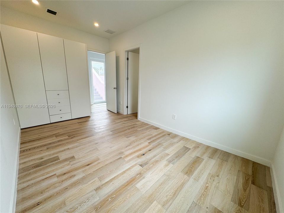 For Rent: $9,900 (4 beds, 4 baths, 3693 Square Feet)