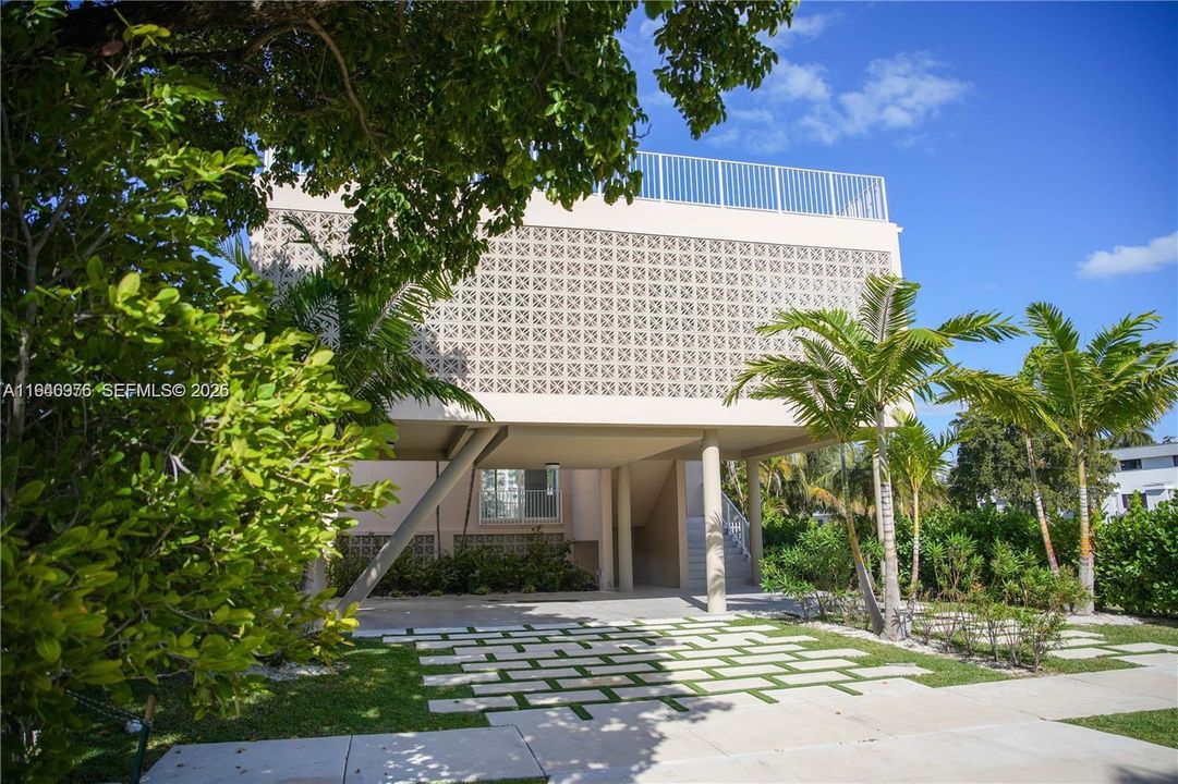 For Rent: $9,900 (4 beds, 4 baths, 3693 Square Feet)