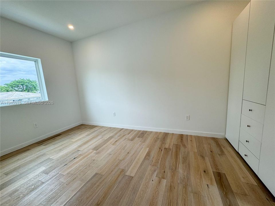 For Rent: $9,900 (4 beds, 4 baths, 3693 Square Feet)