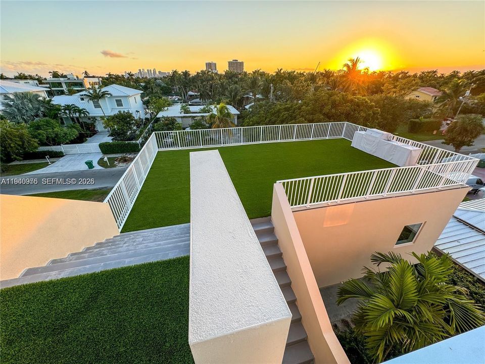 For Rent: $9,900 (4 beds, 4 baths, 3693 Square Feet)