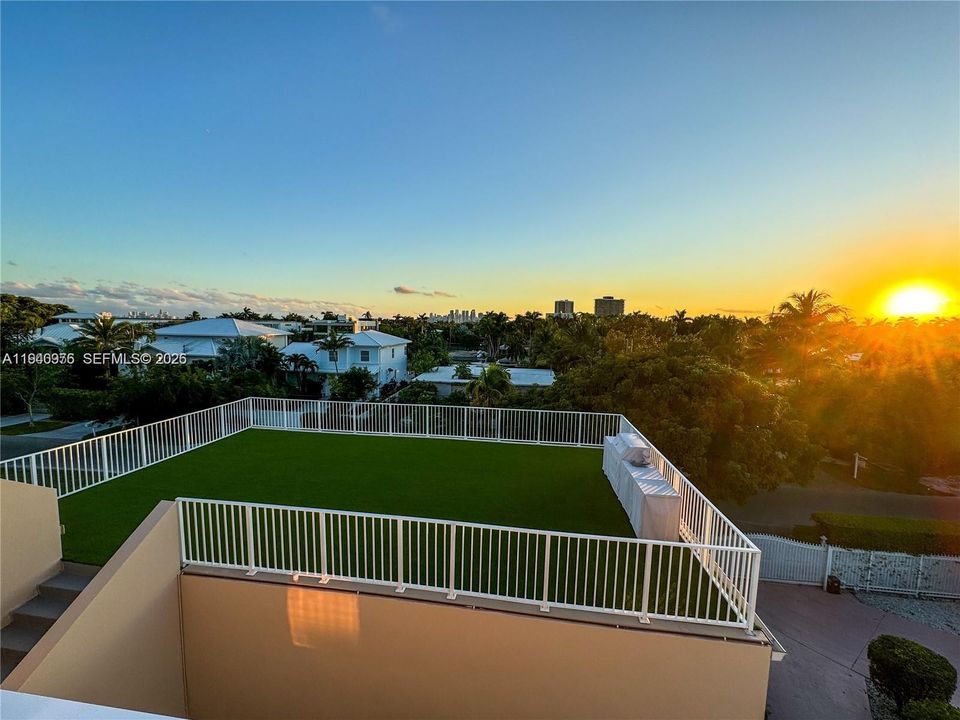 For Rent: $9,900 (4 beds, 4 baths, 3693 Square Feet)