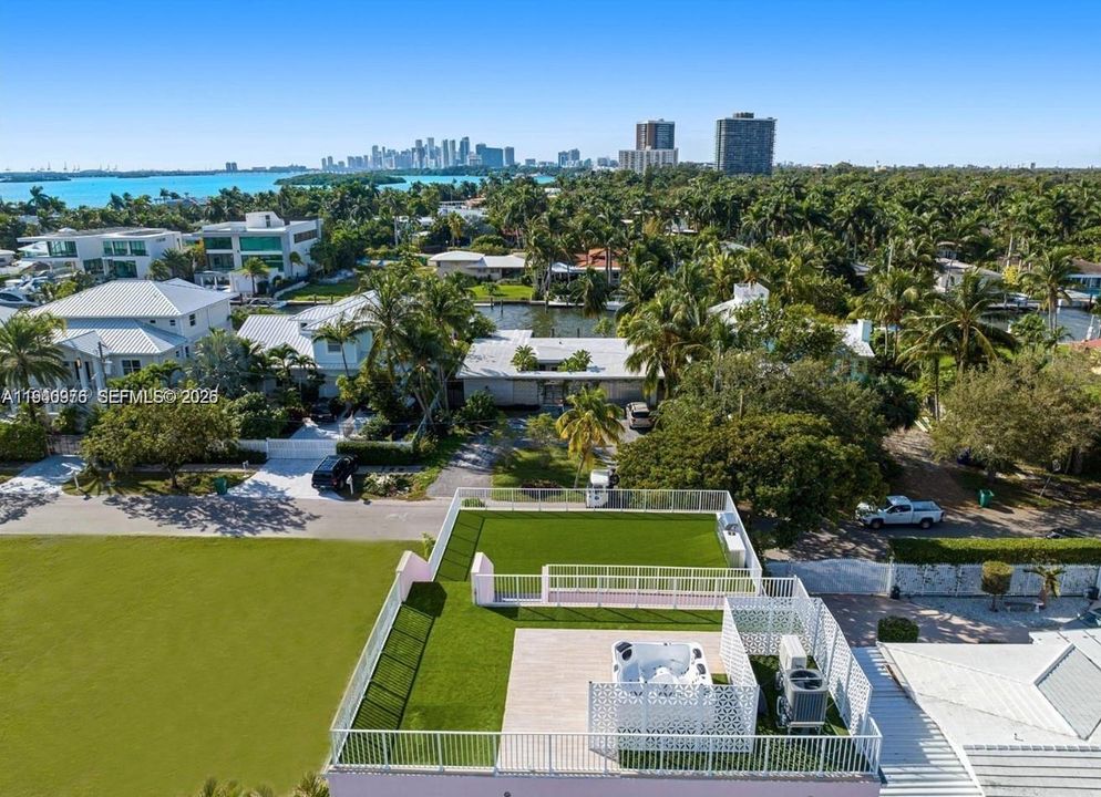 For Rent: $9,900 (4 beds, 4 baths, 3693 Square Feet)