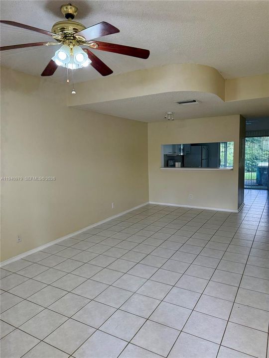 For Rent: $2,050 (2 beds, 2 baths, 1110 Square Feet)