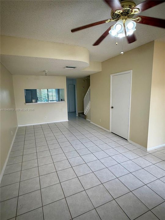 For Rent: $2,050 (2 beds, 2 baths, 1110 Square Feet)