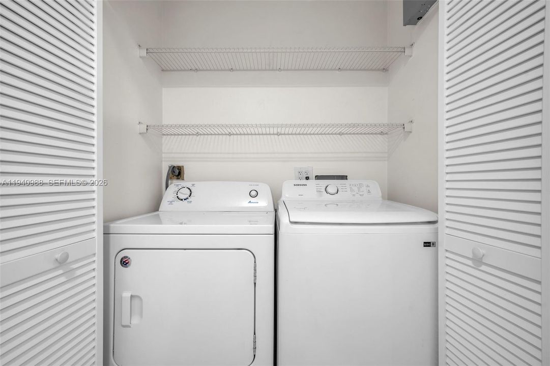 For Rent: $3,200 (3 beds, 2 baths, 1327 Square Feet)