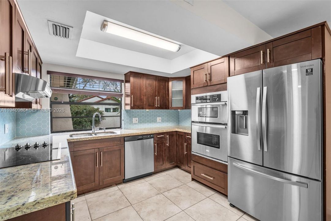 For Rent: $3,200 (3 beds, 2 baths, 1327 Square Feet)