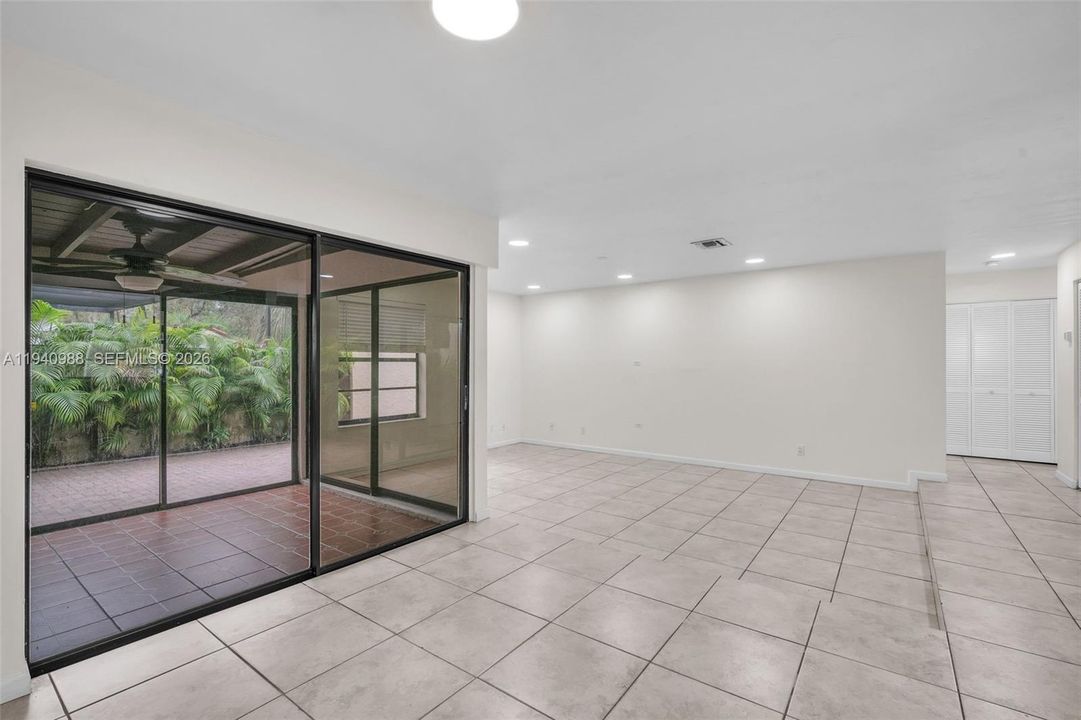 For Rent: $3,200 (3 beds, 2 baths, 1327 Square Feet)