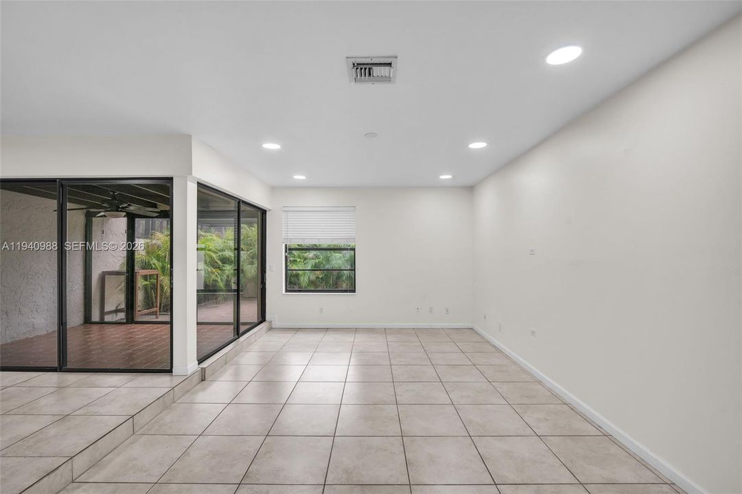 For Rent: $3,200 (3 beds, 2 baths, 1327 Square Feet)