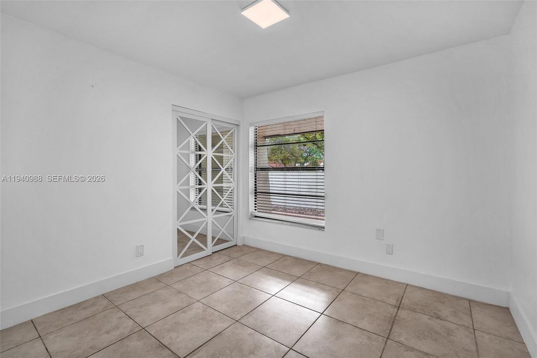 For Rent: $3,200 (3 beds, 2 baths, 1327 Square Feet)