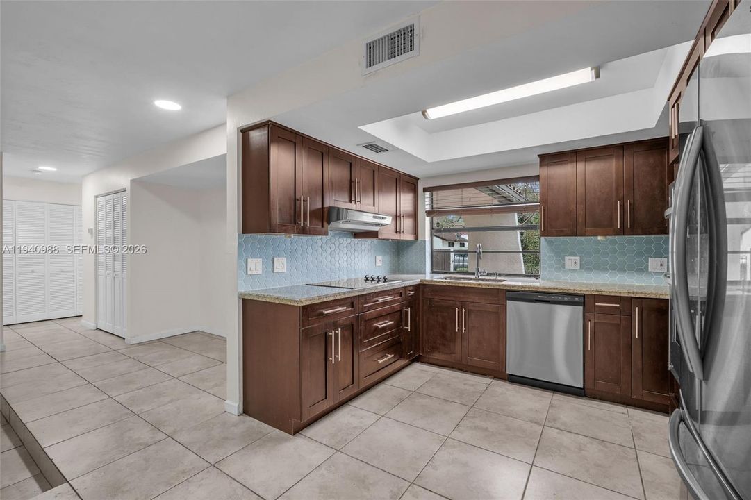 For Rent: $3,200 (3 beds, 2 baths, 1327 Square Feet)